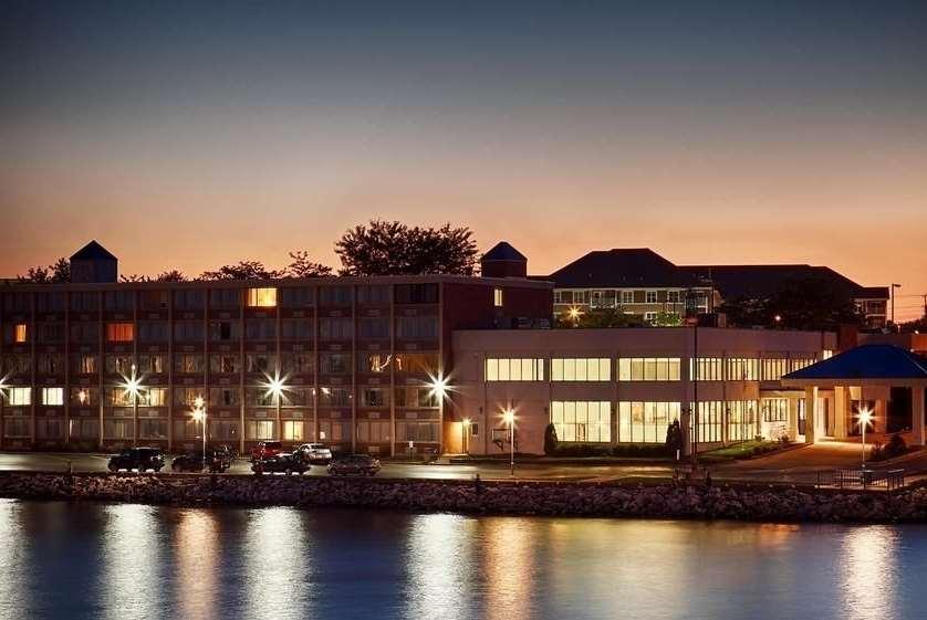 Готель Wyndham Garden Kenosha Harborside Екстер'єр фото