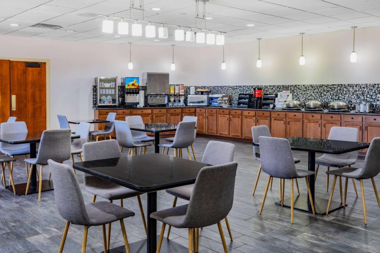 Готель Wyndham Garden Kenosha Harborside Екстер'єр фото