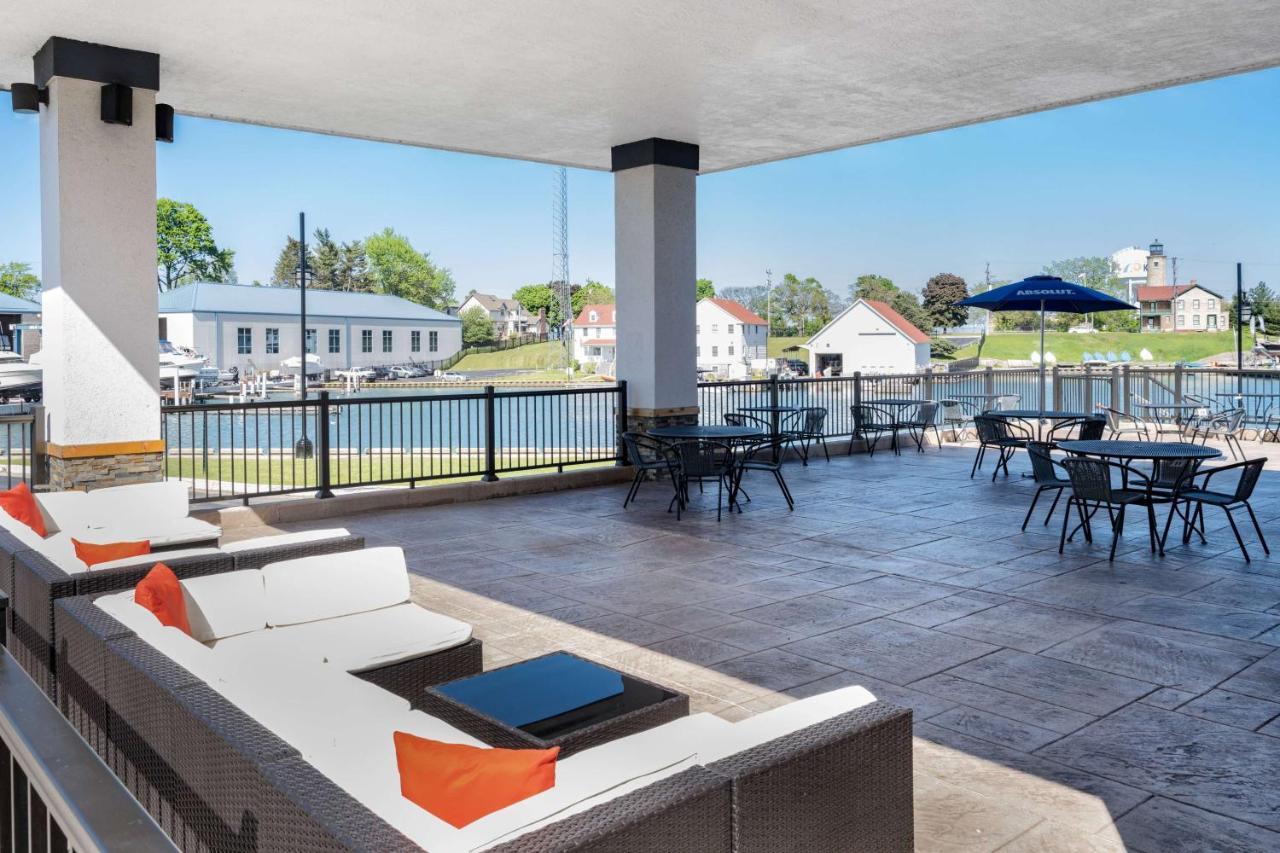 Готель Wyndham Garden Kenosha Harborside Екстер'єр фото