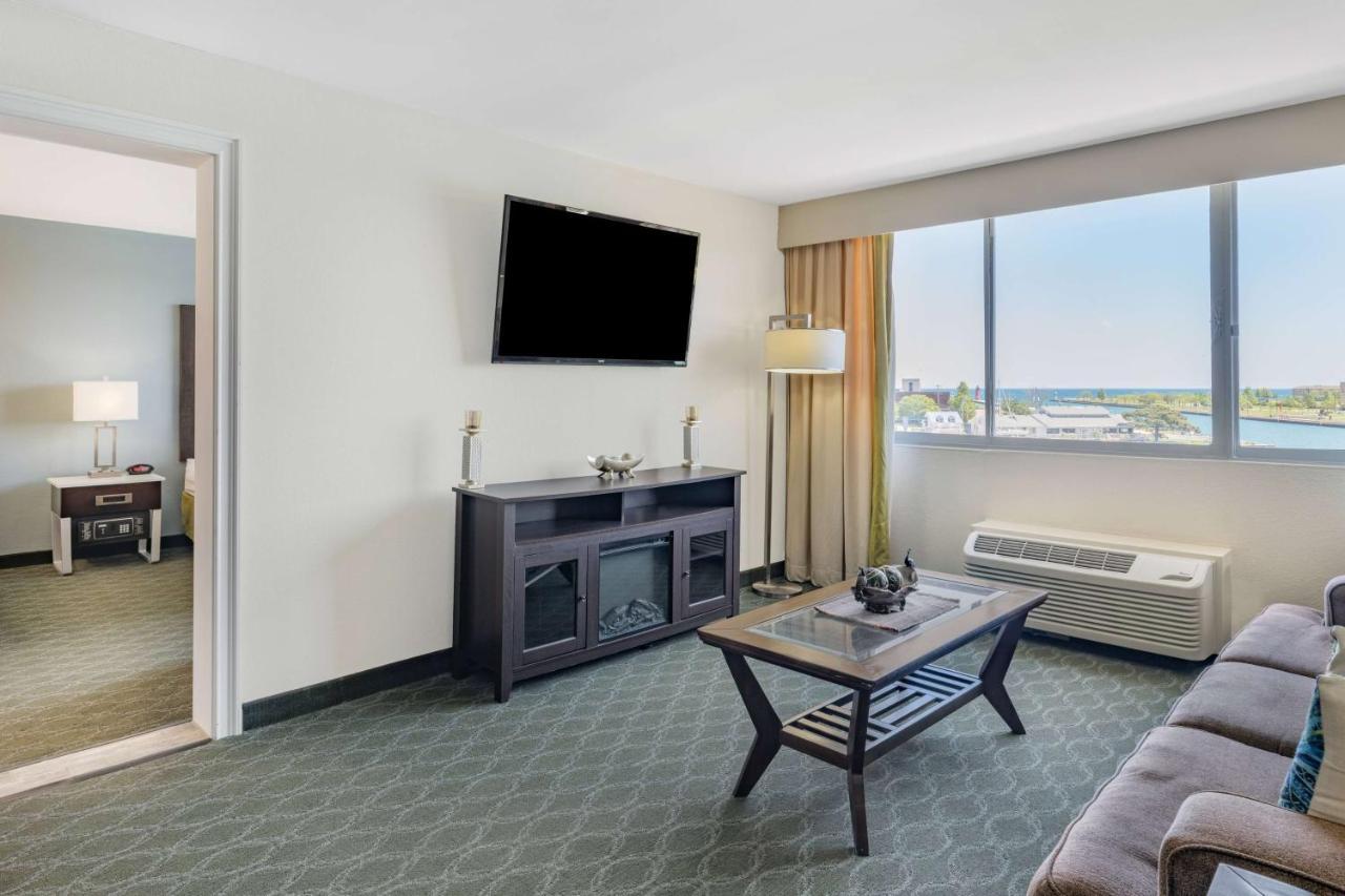 Готель Wyndham Garden Kenosha Harborside Екстер'єр фото
