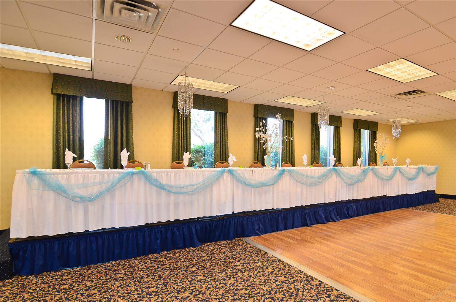 Готель Wyndham Garden Kenosha Harborside Ресторан фото