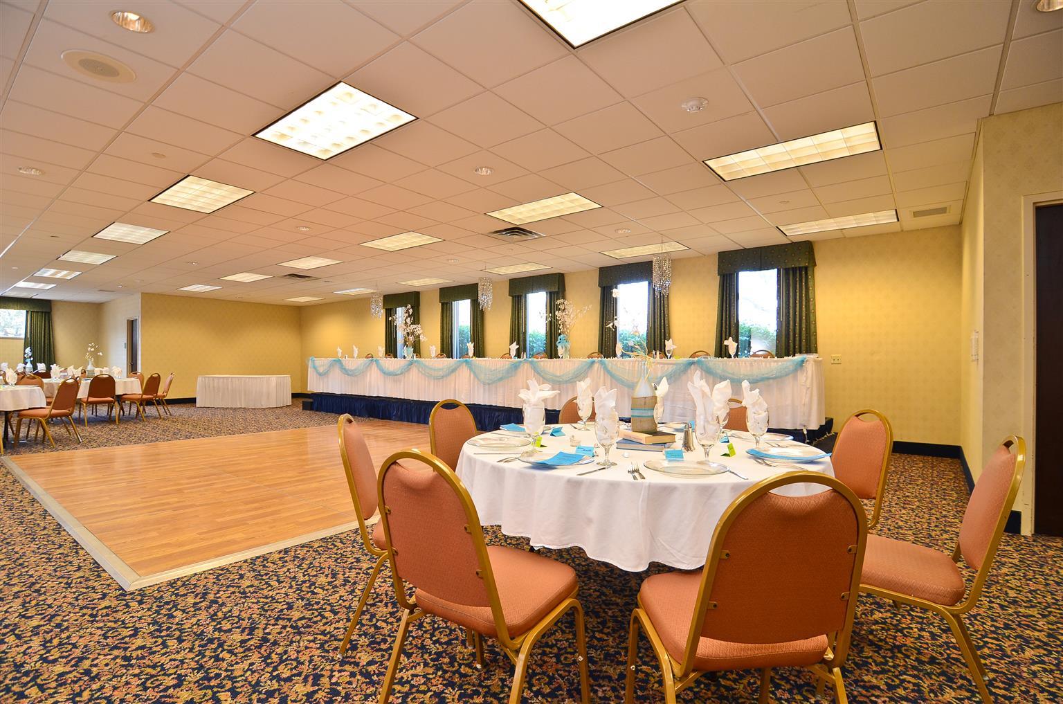 Готель Wyndham Garden Kenosha Harborside Ресторан фото