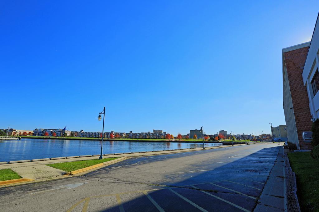 Готель Wyndham Garden Kenosha Harborside Екстер'єр фото