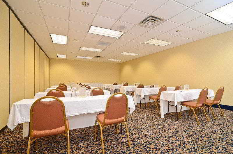 Готель Wyndham Garden Kenosha Harborside Екстер'єр фото